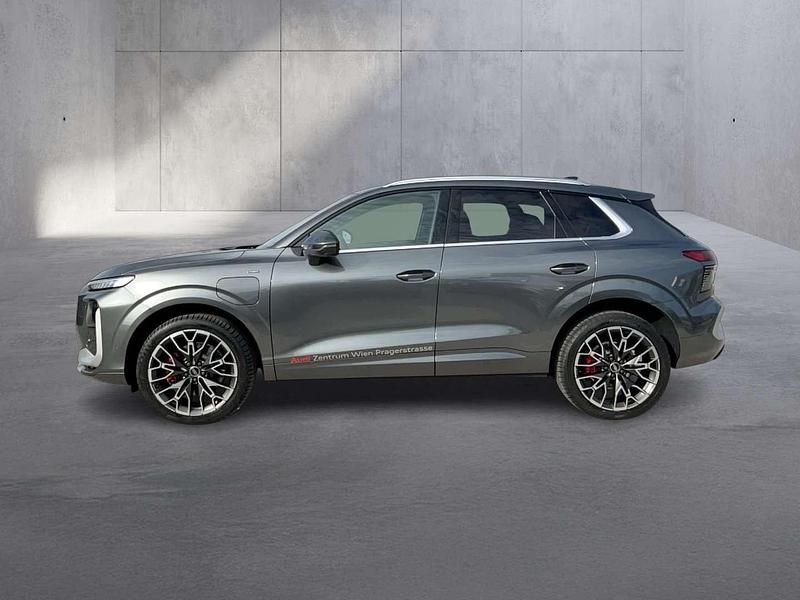 Neu Audi Q3 S-Line 272 PS (200 kW) 2025 Mittelgrau  metallicperleffekt SUV