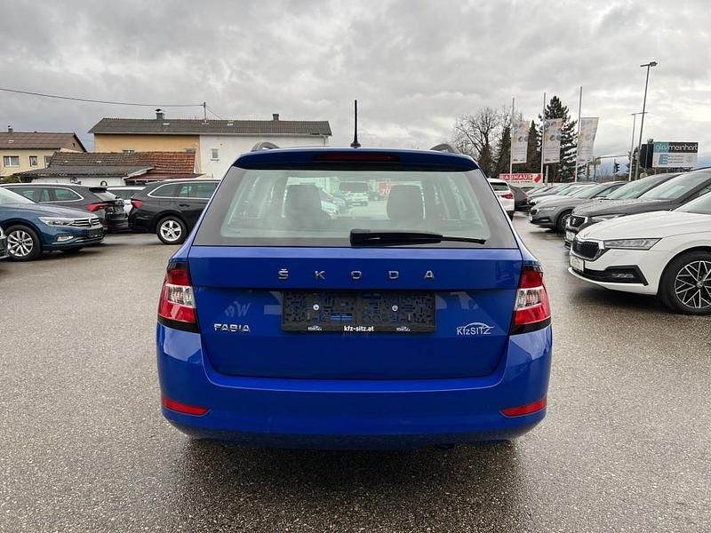 Gebraucht Skoda Fabia Ambition 95 PS (69 kW) 2021 Blau Kombi
