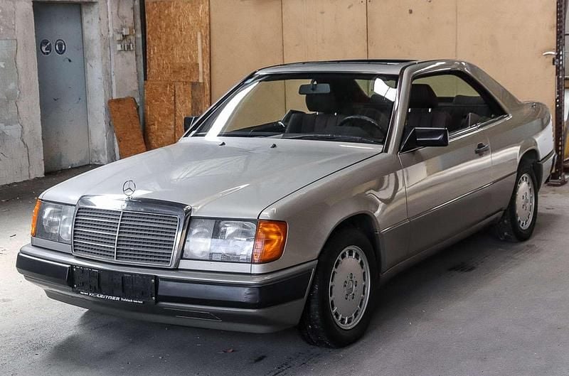 Gebraucht Mercedes E300 179 PS (131 kW) 1989 Braun Coupé