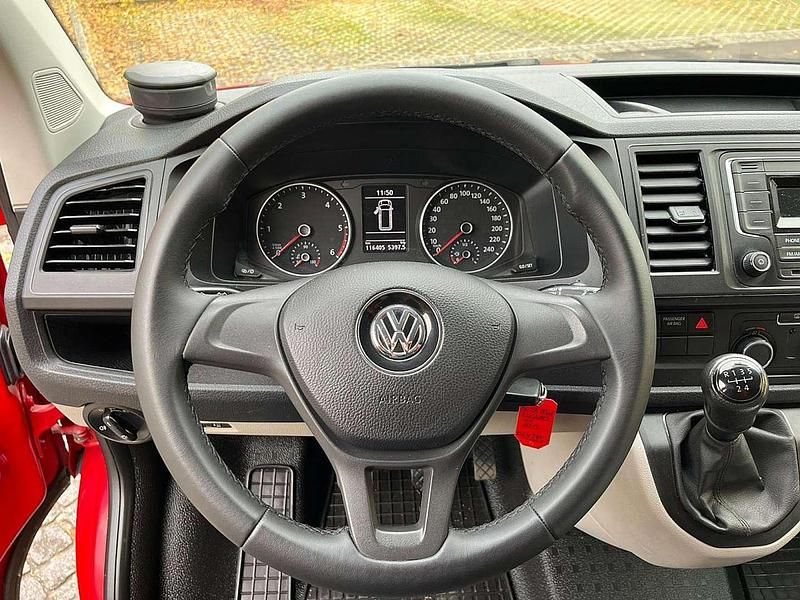 Gebraucht VW T6 114 PS (83 kW) 2018 Rot Van