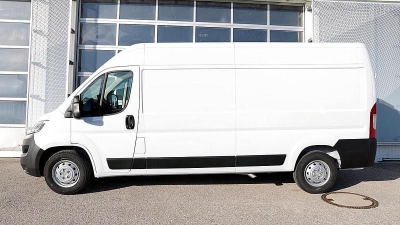 Gebraucht Opel Movano S 140 PS (102 kW) 2024 Icy weiß Van