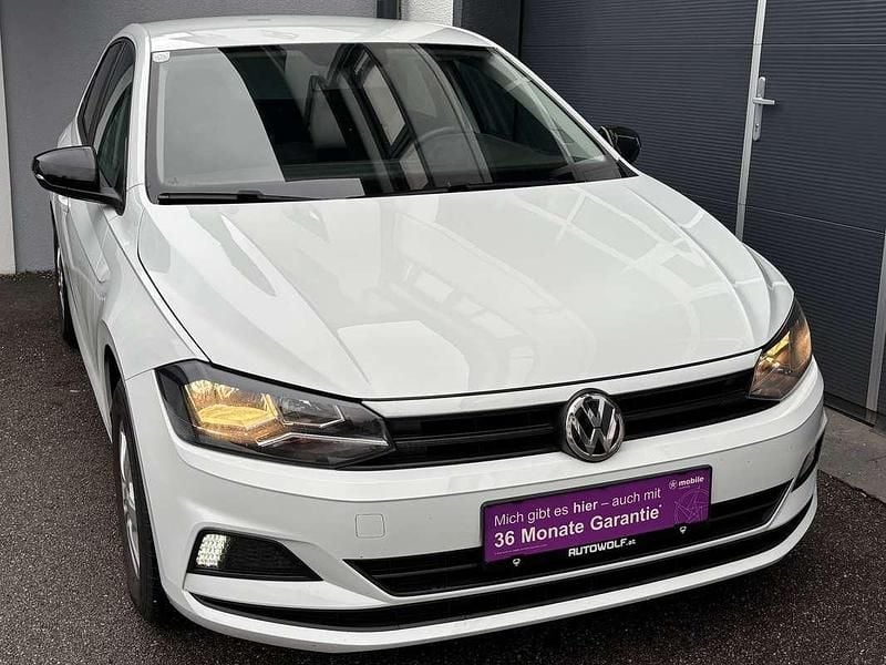 Gebraucht VW Polo Trendline 80 PS (58 kW) 2019 Weiß Kleinwagen