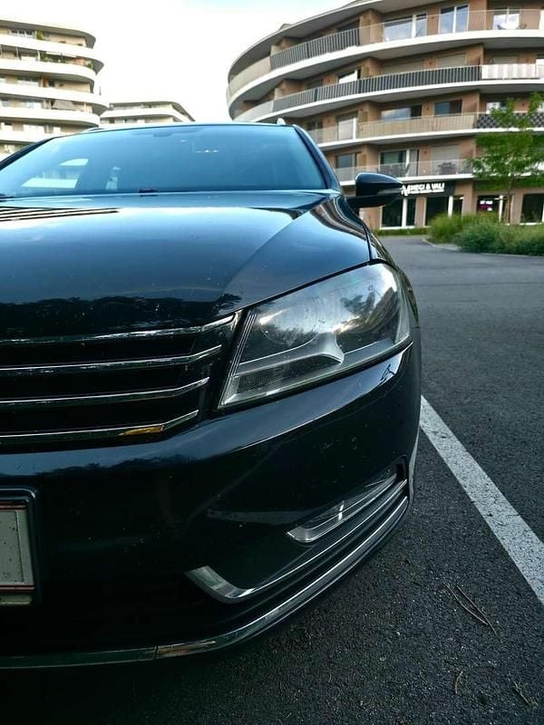 Schwarz Gebraucht 2012 VW Passat Comfortline Kombi | € 6.000 (Guter Preis) - Bild 1/4