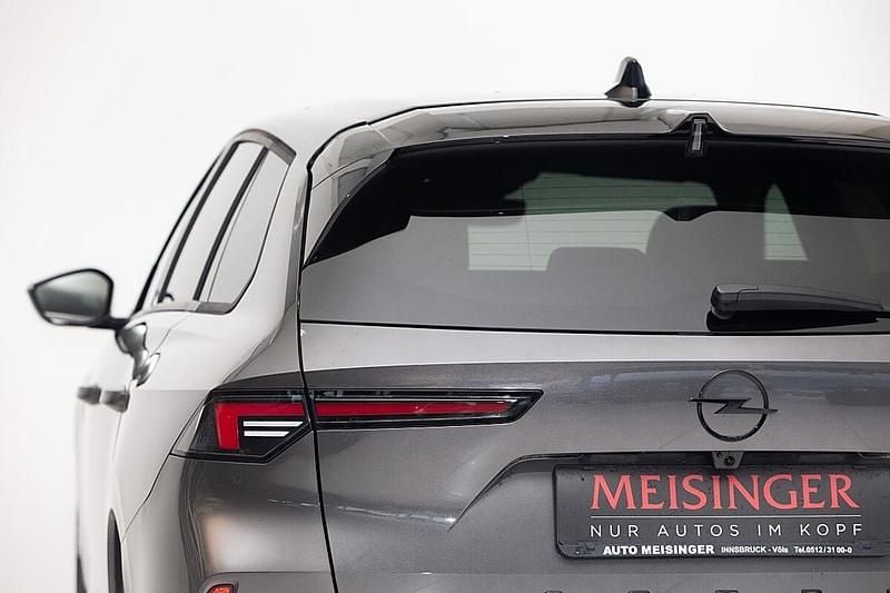 Neu Opel Astra 136 PS (100 kW) 2025 Schwarz Kombi