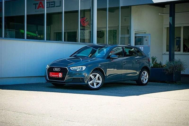 Gebraucht Audi A3 Design 116 PS (85 kW) 2018 Grau Limousine