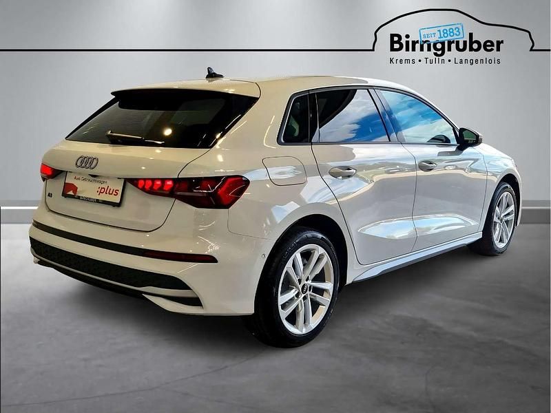 Neu Audi A3 Ambiente 116 PS (85 kW) 2025 Weiss  metallic Limousine