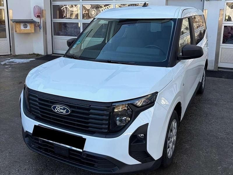 Gebraucht Ford Tourneo Trend 125 PS (91 kW) 2024 Weiß Kombi