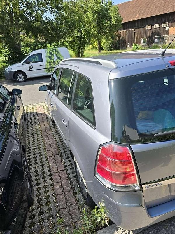 Gebraucht 2007 Opel Zafira Van / Kleinbus | € 1.300 (Fairer Preis) - Bild 1/4