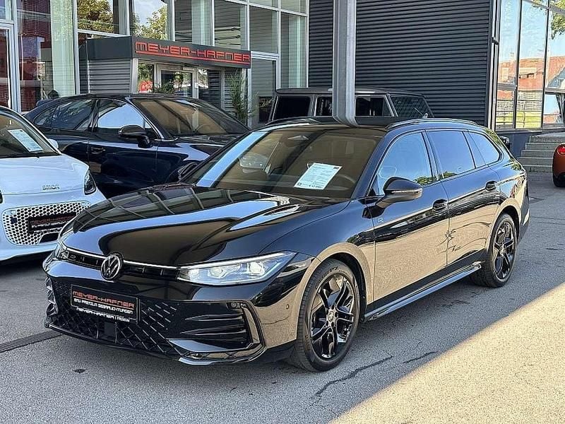 Gebraucht VW Passat R-line 150 PS (110 kW) 2024 Grenadillschwarz Kombi