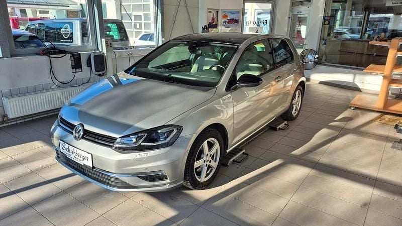 Gebraucht VW Golf VII Highline 115 PS (84 kW) 2019 Silber  metallic