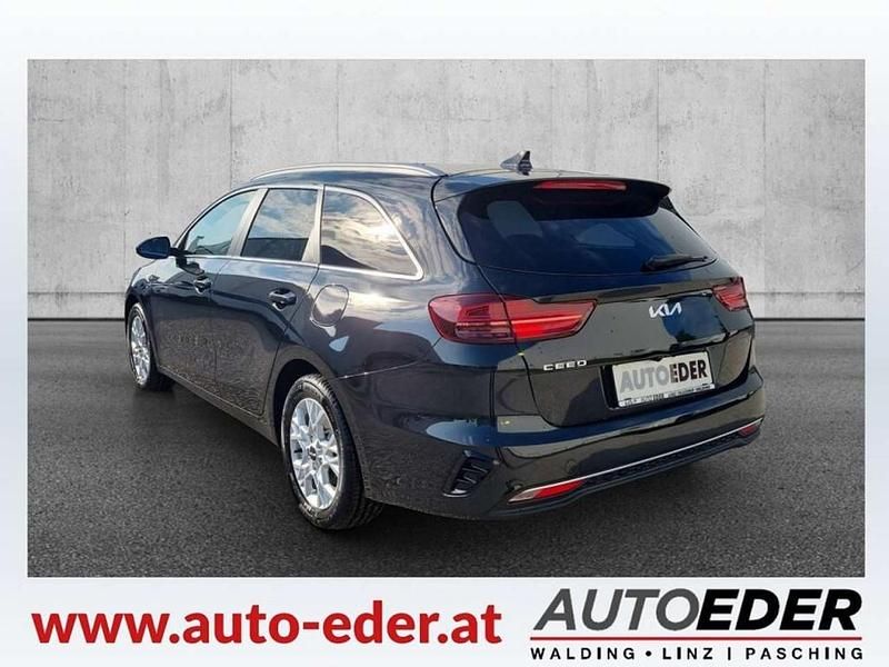 Neu Kia Ceed Sportswagon Silver 101 PS (74 kW) 2025 Kombi