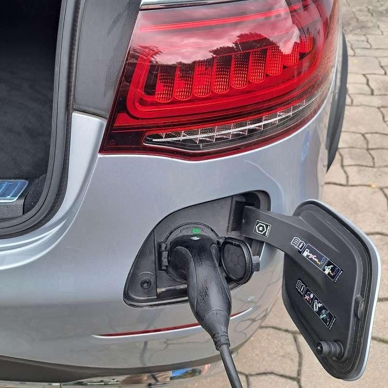 Gebraucht Mercedes GLC300 211 PS (155 kW) 2021 Coupé