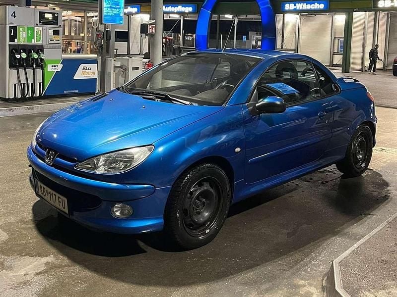 Gebraucht Peugeot 206 CC 109 PS (80 kW) 2003 Blau Cabrio