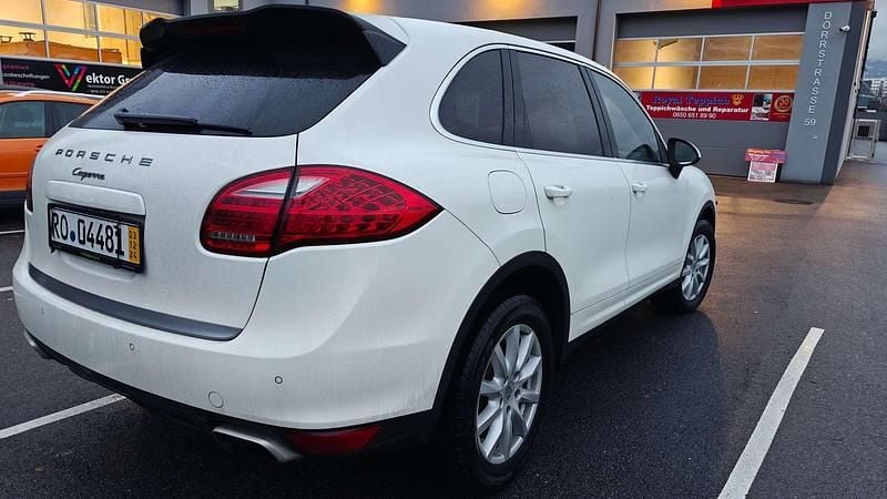 Gebraucht Porsche Cayenne 299 PS (219 kW) 2012 Weiß SUV