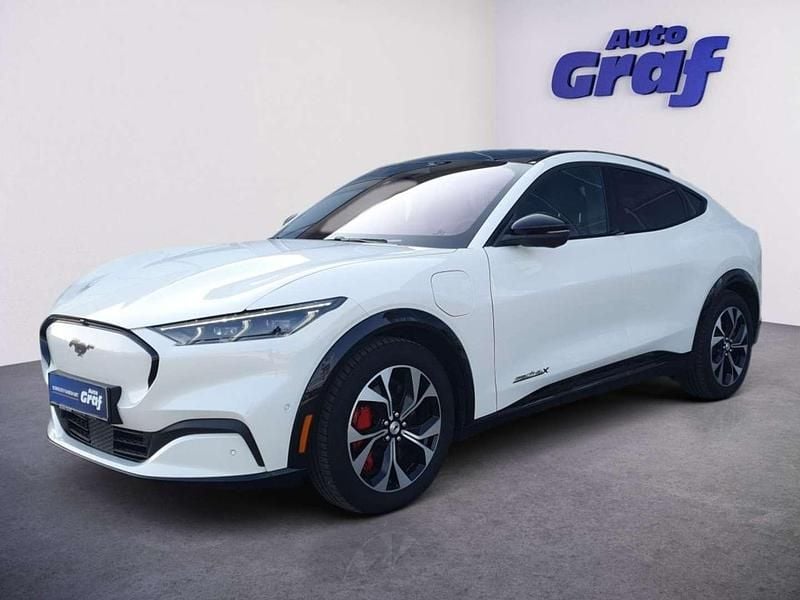 Weiß Gebraucht 2023 Ford Mustang Mach-E Extended Range SUV | € 39.800 (Etwas zu teuer) - Bild 1/4