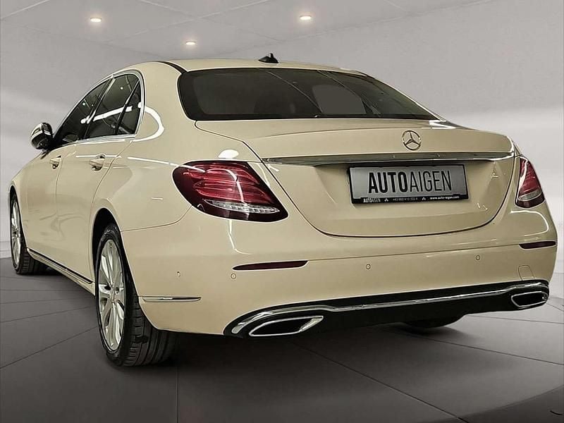 Gebraucht Mercedes E200 Avantgarde 150 PS (110 kW) 2019 Beige Limousine