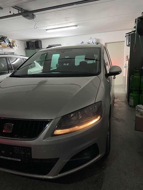 Gebraucht Seat Alhambra Reference 140 PS (102 kW) 2011 Silber Van / Kleinbus