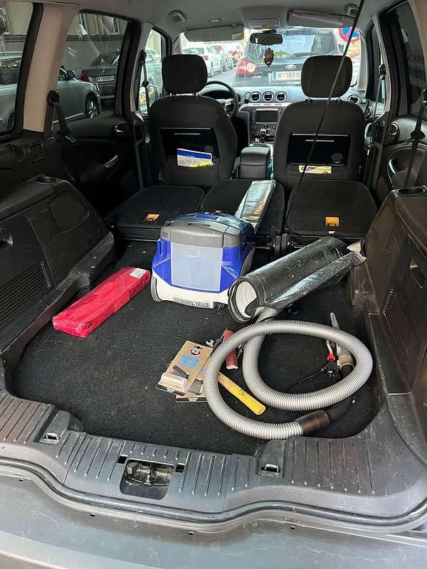 Schwarz Gebraucht 2013 Ford Galaxy Van / Kleinbus | € 3.400 (Fairer Preis) - Bild 1/4