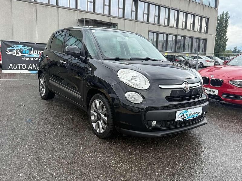 Schwarz Gebraucht 2013 Fiat 500L Van / Kleinbus | € 6.490 (Fairer Preis) - Bild 1/4