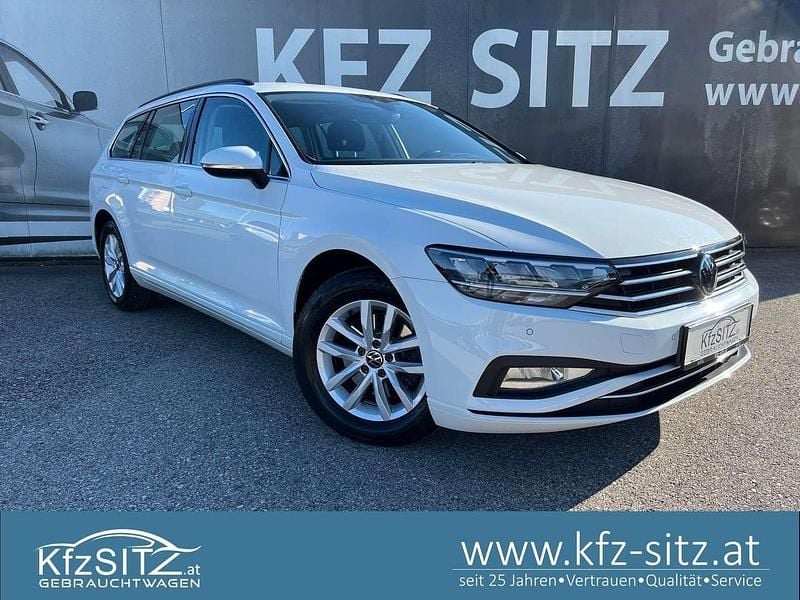 Weiß Gebraucht 2022 VW Passat Business Kombi | € 23.980 (Fairer Preis) - Bild 1/4