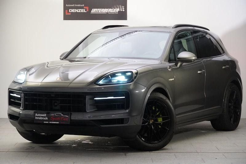 Grau Gebraucht 2024 Porsche Cayenne SUV | € 93.990 (Superpreis) - Bild 1/4