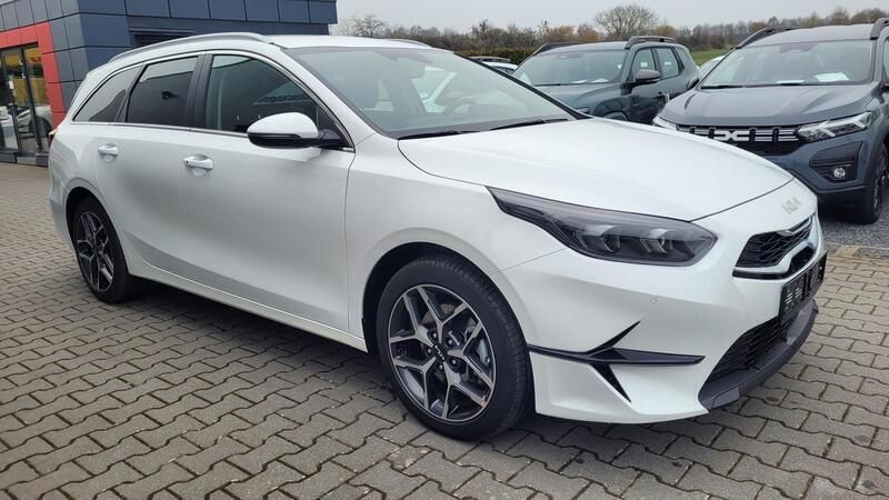 Neu Kia Ceed Sportswagon 140 PS (102 kW) 2025 Weiß Kombi