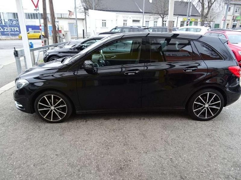 Gebraucht Mercedes B180 Edition 109 PS (80 kW) 2012 Schwarz Van / Kleinbus