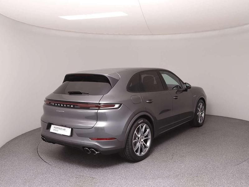 Gebraucht Porsche Cayenne 470 PS (345 kW) 2025 Mittelgrau  metallic SUV