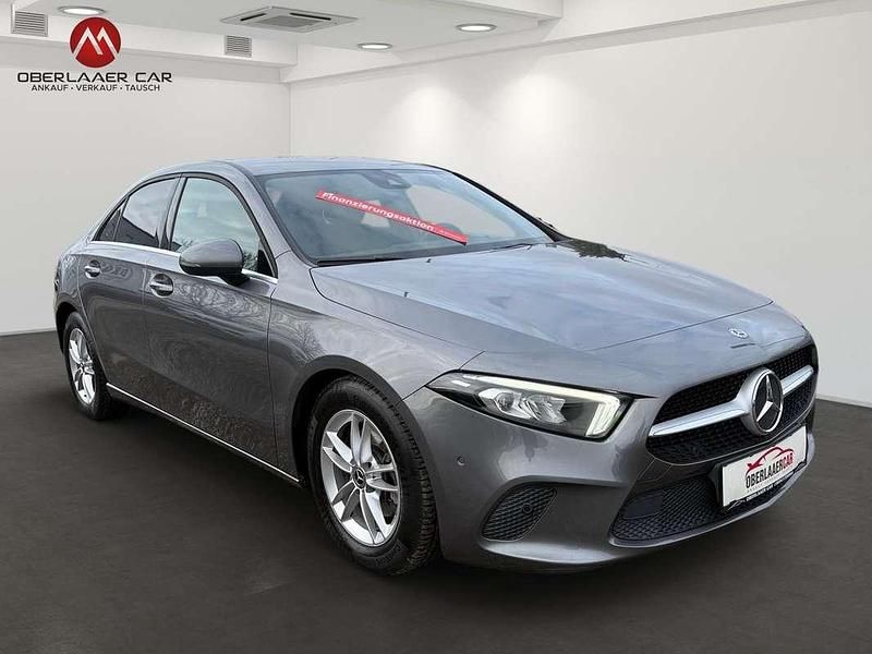 Gebraucht Mercedes A180 116 PS (85 kW) 2020 Grau Limousine