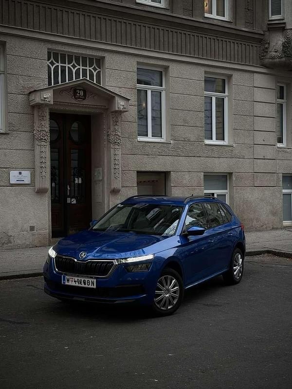 Blau Gebraucht 2020 Skoda Kamiq Style SUV | € 19.000 (Teuer) - Bild 1/4