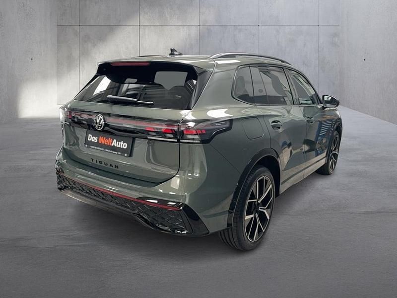 Gebraucht VW Tiguan Sport 150 PS (110 kW) 2026 Mittelgrün metallic SUV