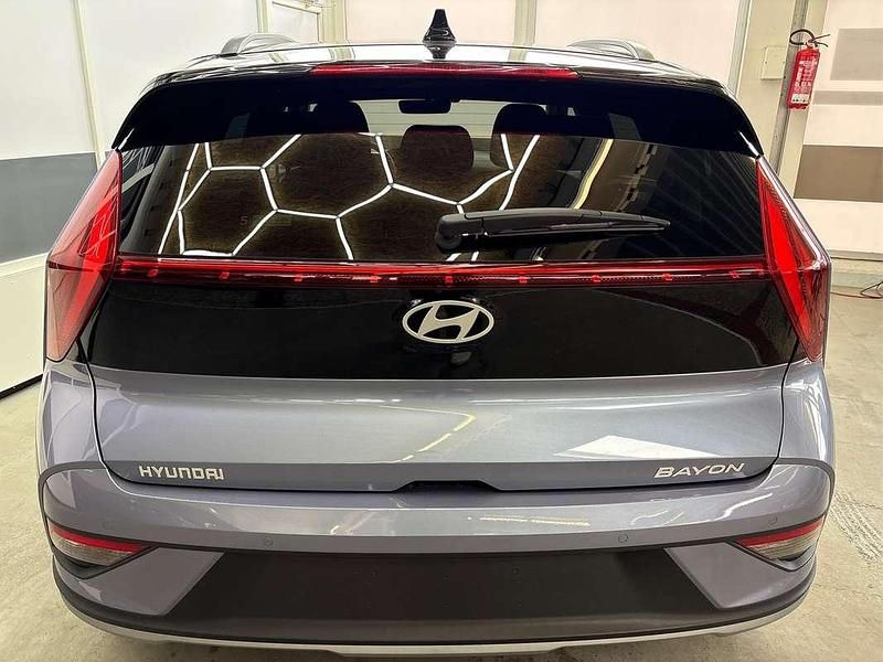 Neu Hyundai Bayon Premium 99 PS (72 kW) 2025 Blau SUV