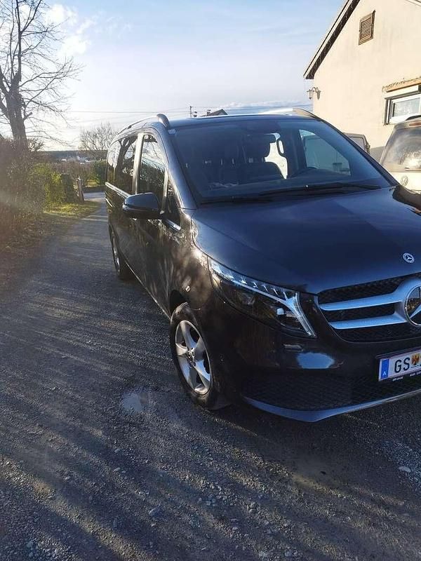 Gebraucht Mercedes V220 Avantgarde 163 PS (119 kW) 2024 Van / Kleinbus