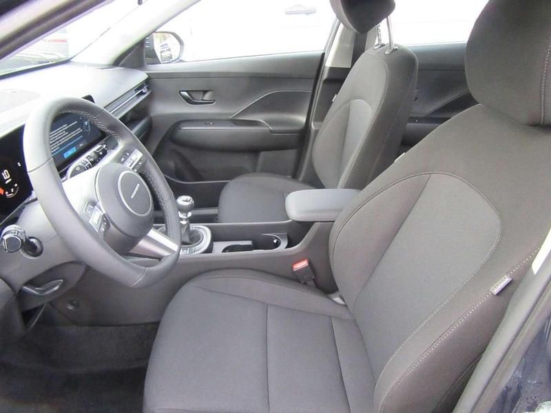 Neu Hyundai Kona 115 PS (84 kW) 2025 Blau SUV