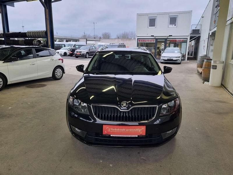 Gebraucht Skoda Octavia Style 116 PS (85 kW) 2017 Schwarz Kombi