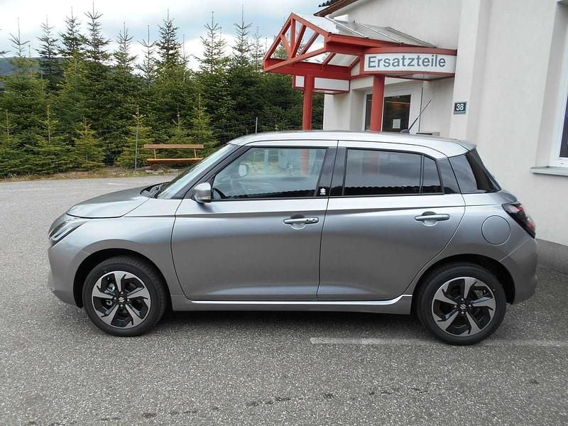 Neu Suzuki Swift 82 PS (60 kW) 2025 Silber Kleinwagen