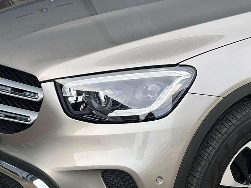 Gebraucht Mercedes GLC300e 211 PS (155 kW) 2020 Silber SUV