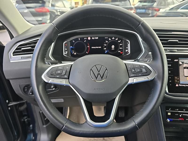 Gebraucht VW Tiguan Life 122 PS (89 kW) 2021 Blau SUV