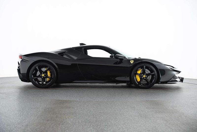 Gebraucht Ferrari SF90 780 PS (573 kW) 2022 Schwarz Coupé