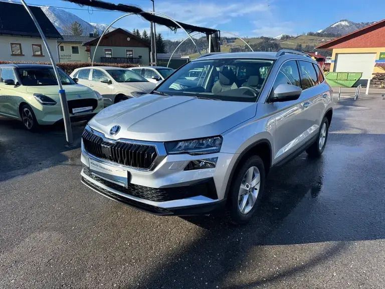 Silber metallic Gebraucht 2025 Skoda Karoq Selection SUV | € 38.990 (Fairer Preis) - Bild 1/4