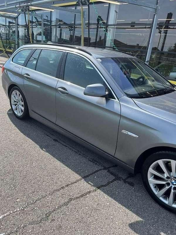 Gebraucht BMW 525 177 PS (130 kW) 2010 Grün Kombi