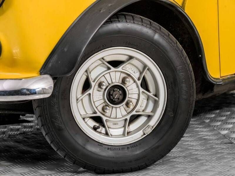 Gebraucht Mini Cooper 67 PS (49 kW) 1974 Gelb Kleinwagen