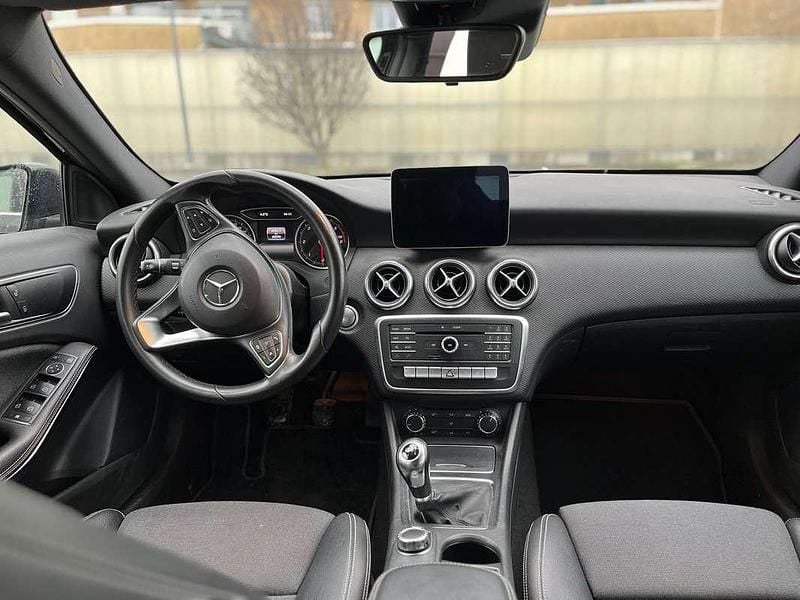 Gebraucht Mercedes A180 109 PS (80 kW) 2017 Limousine