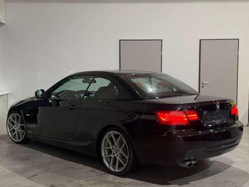 Gebraucht BMW 325 Cabriolet M Sport 204 PS (150 kW) 2010 Schwarz Cabrio