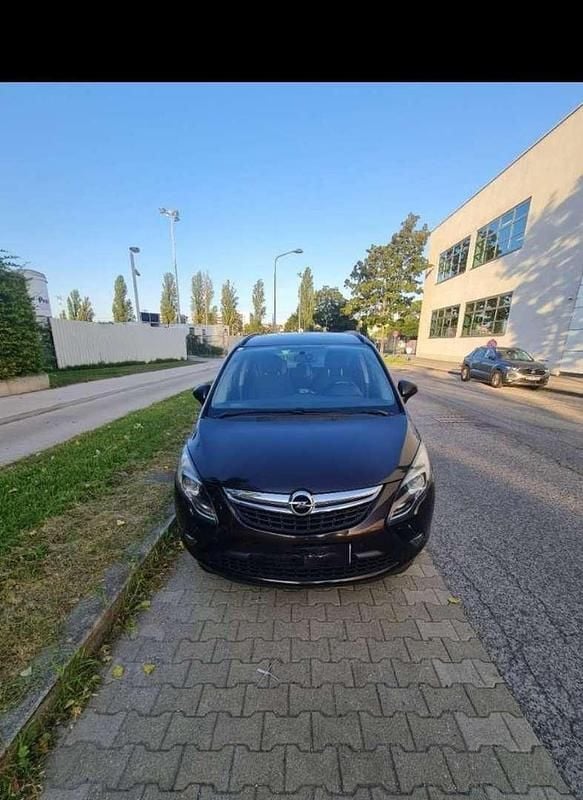 Gebraucht Opel Zafira Tourer Edition 131 PS (96 kW) 2014 Van / Kleinbus