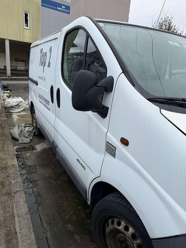 Gebraucht Renault Trafic Expression 101 PS (74 kW) 2005 Weiß Van / Kleinbus