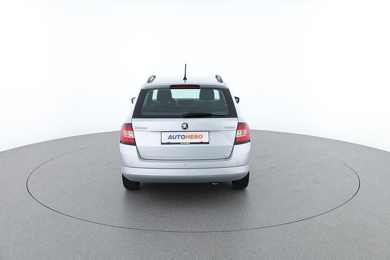 Gebraucht Skoda Fabia Active 90 PS (66 kW) 2016 Grau Kombi