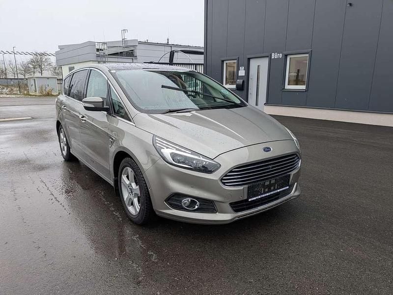 Gebraucht Ford S-MAX Titanium 179 PS (131 kW) 2015 Silber Van / Kleinbus