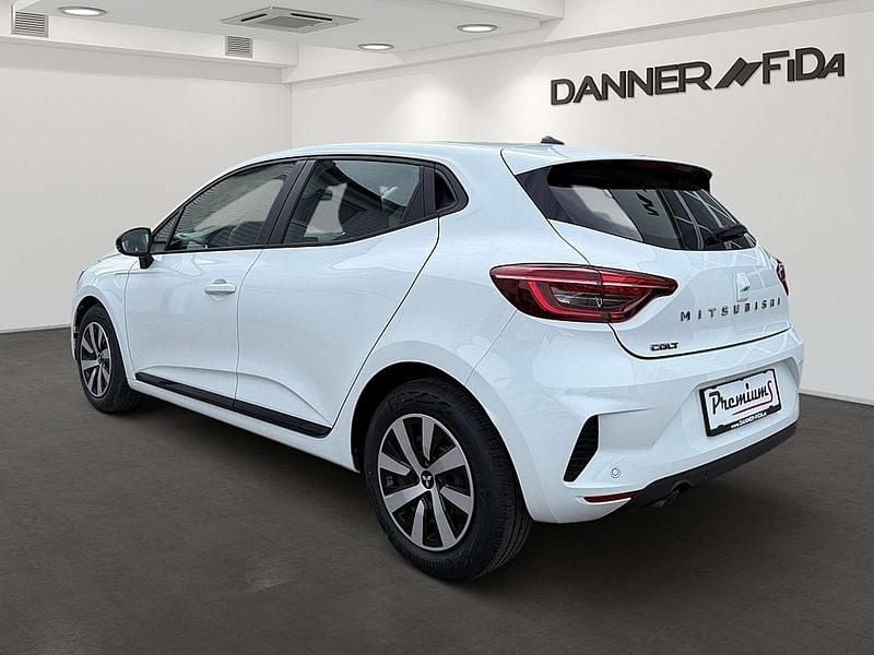 Gebraucht Mitsubishi Colt Invite 67 PS (49 kW) 2024 Weiß Limousine