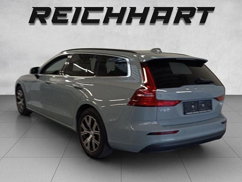Gebraucht Volvo V60 197 PS (144 kW) 2025 Grau Kombi